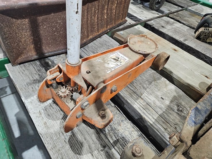 #626-•-allied-hydraulic-2-1/4-ton-floor-jack-image-3