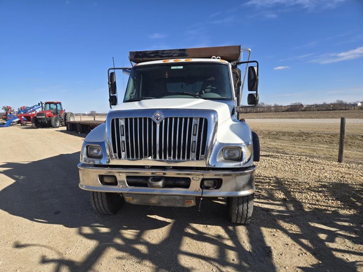 #204-•-2006-international-7500-tandem-dump-truck-image-2