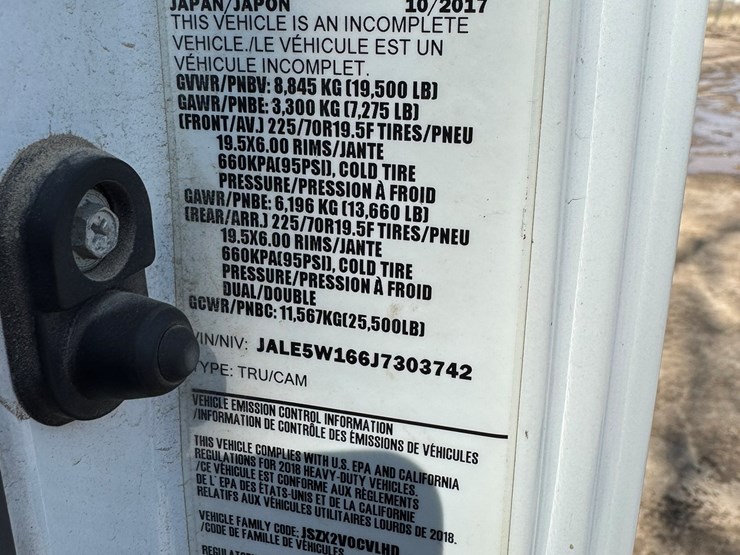 2018-isuzu-nrr-image-68