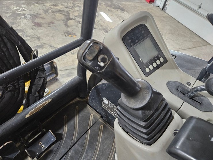 #686-•-yanmar-vic35-mini-excavator-image-25