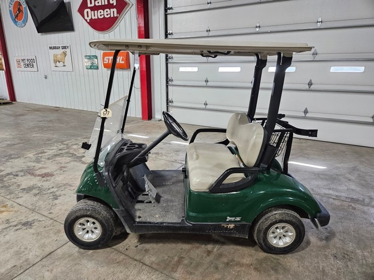 #677-•-yamaha-gas-golf-cart-image-2