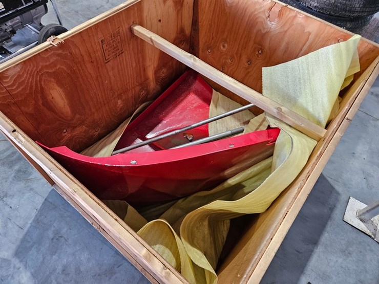 #673-•-pallet-of-baler-parts-image-3