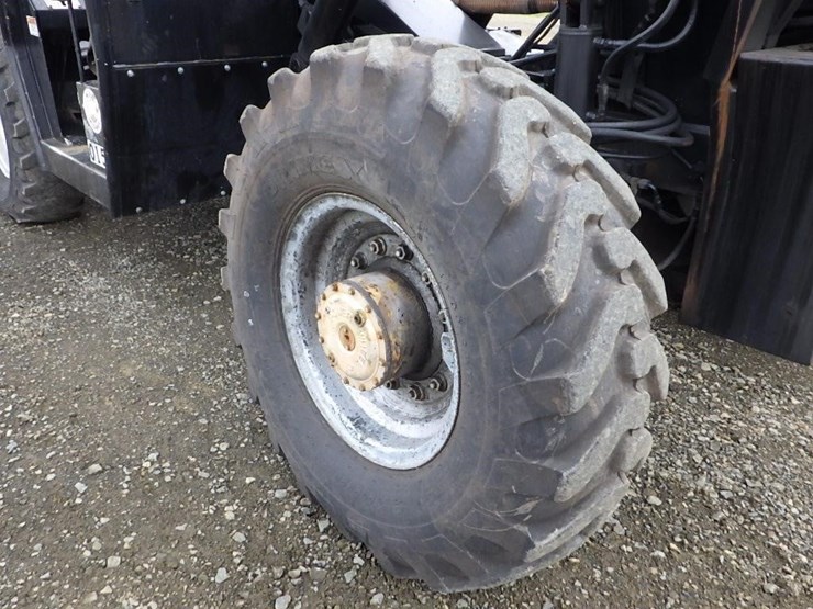 gradall-telescopic-reach-lift-image-24