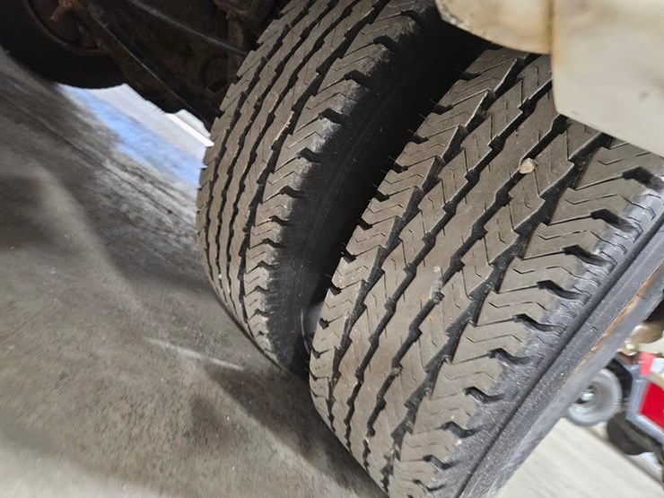 2012-ford-e350-image-37