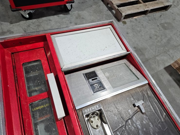 #705-•-cavalier-coke-vending-machine-image-10