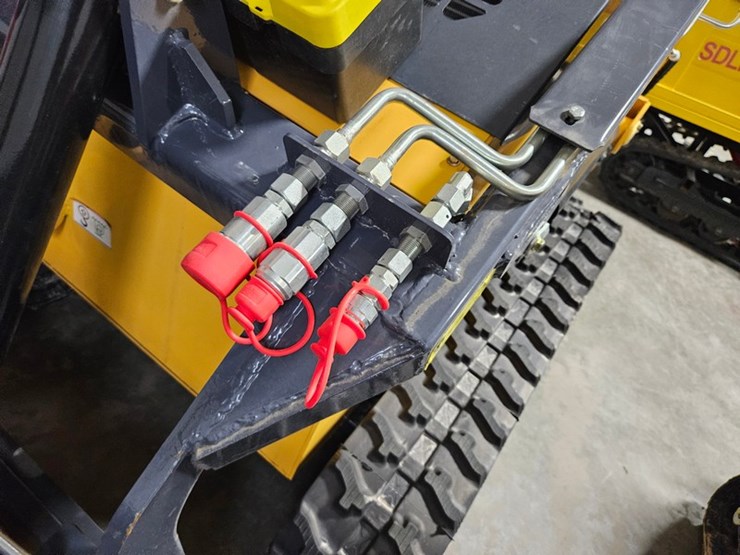 #690-•-2026-zjg-zj380-mini-skid-steer-image-11