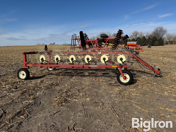 h&s-12-wheel-high-capacity-rake-image-4