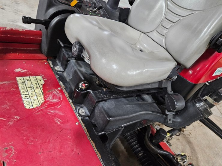 #695-•-toro-reelmaster-3550-d-fairway-mower-image-28