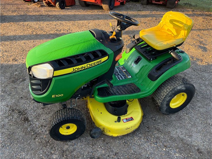 john-deere-la-image-1