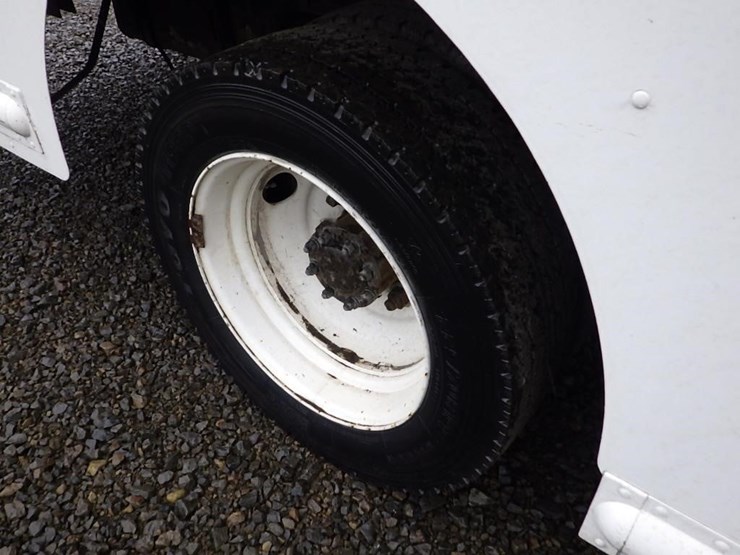 2008-freightliner-mt45-image-17