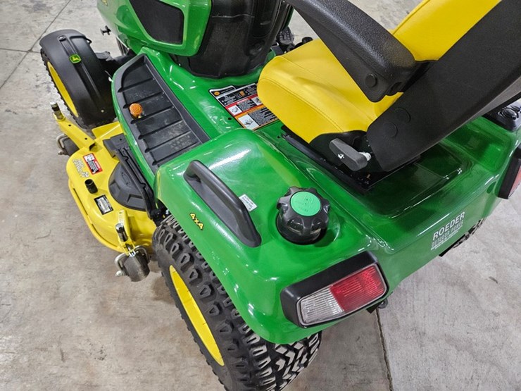 2020-john-deere-x758-image-21