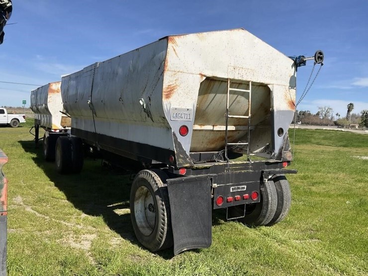 1955-trailmobile-hopper-image-2