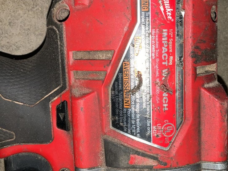 #101-•-milwaukee-cordless-grease-gun-and-1/2-inch-impact-image-8