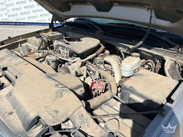 2005-chevrolet-3500-image-8