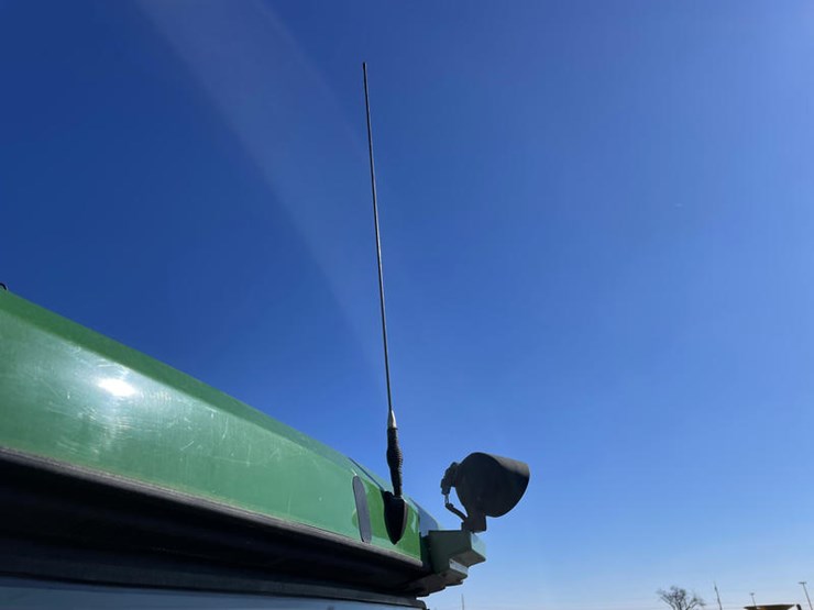 2002-john-deere-8520t-image-30