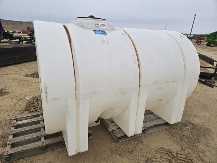 #26-•-1500-gallon-poly-round-tank-image-1