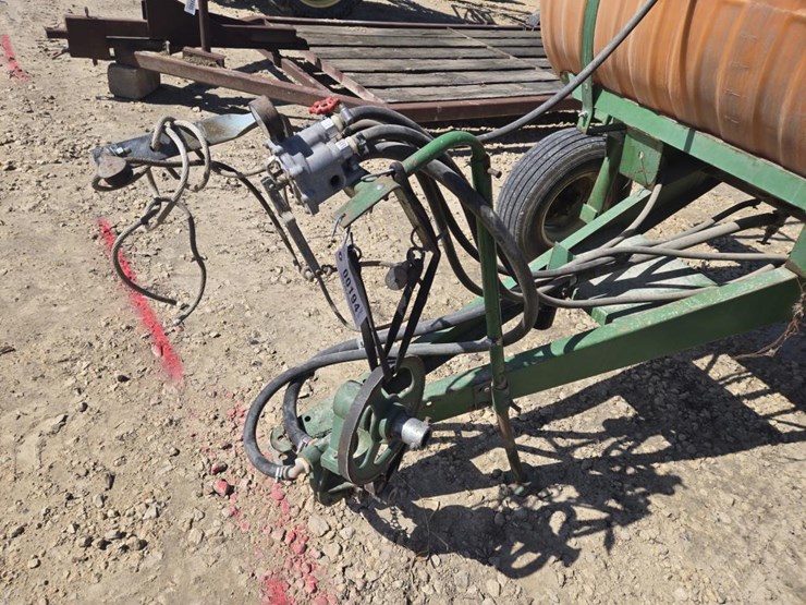 #194-•-john-deere-sprayer-with-booms-and-pump-image-4