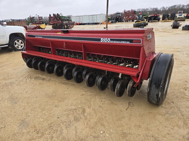 case-ih-5100-image-5