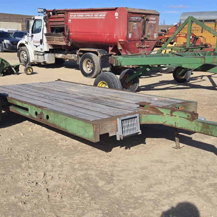 #283 • SMALL FLATBED TRAILER