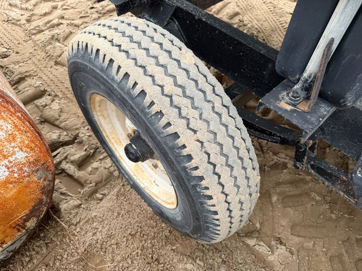 #41261-•-kbh-1000-gallon-fuel-wagon-image-12