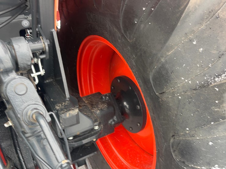 kioti-rx8320-power-shuttle-tractor-with-loader-image-23