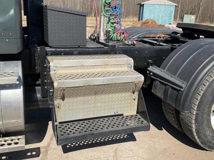 1999-kenworth-t800b-image-76