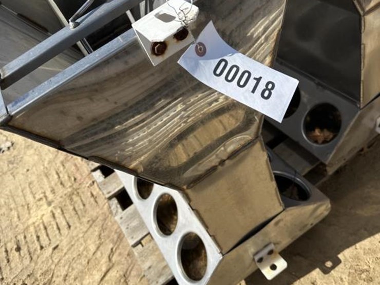 #18-•-hog-feeder-image-2