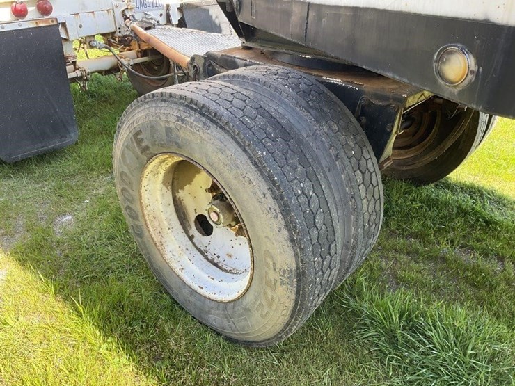 1955-trailmobile-hopper-image-19