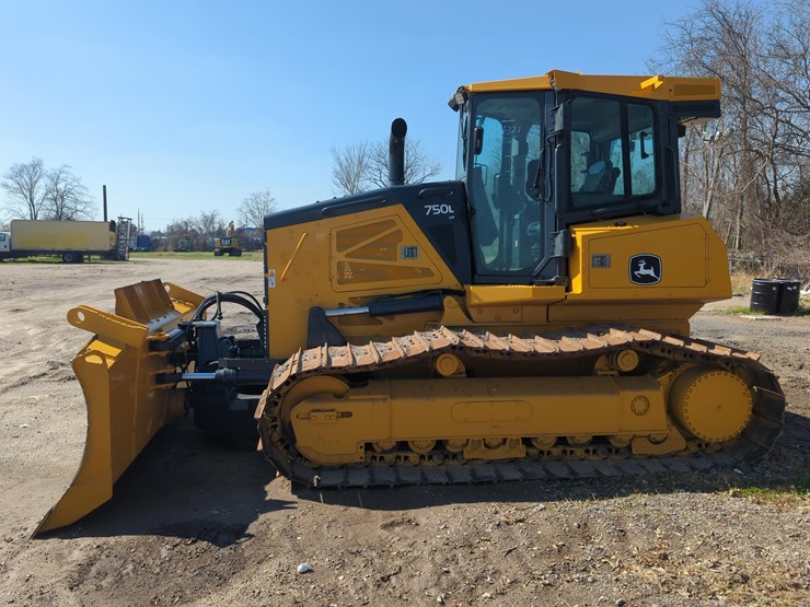 2020-deere-750l-lgp-image-1