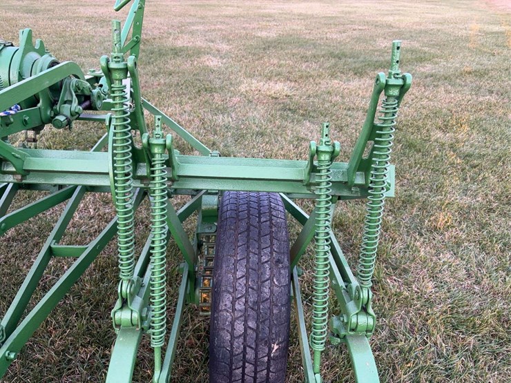 john-deere-van-brunt-cca-field-cultivator-image-27
