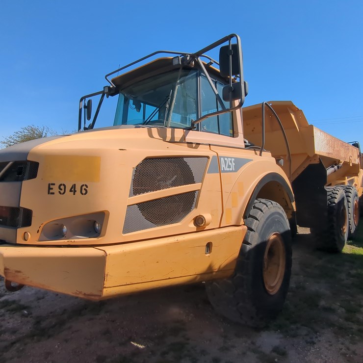 VOLVO A25F