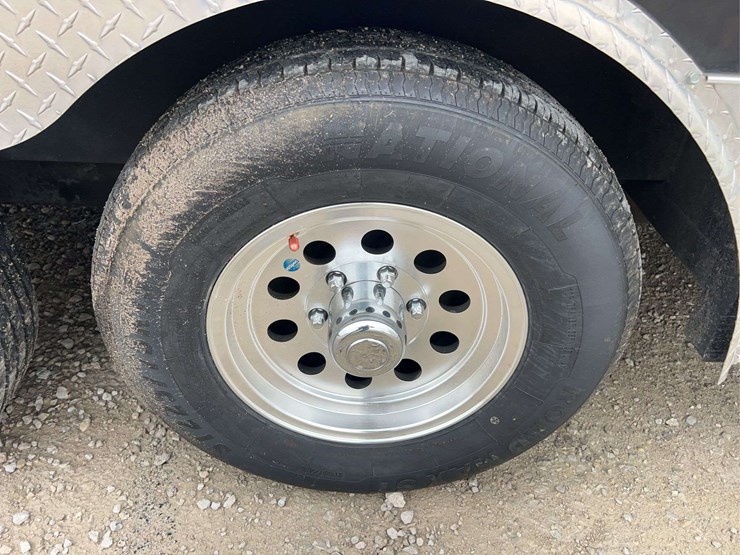 2016-stealth-viper-24'-enclosed-trailer-image-34