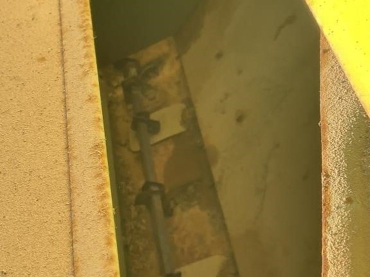 john-deere-8300-image-8