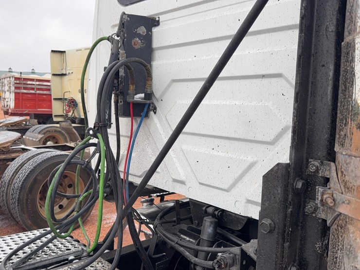 international-8600-image-8