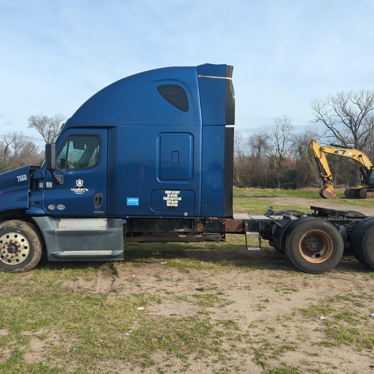 2015 FREIGHTLINER CASCADIA 125
