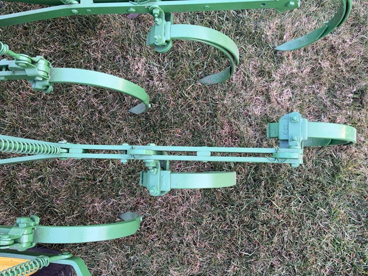 john-deere-van-brunt-cca-field-cultivator-image-31