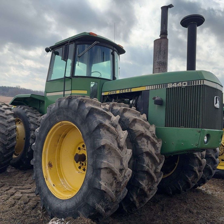 JOHN DEERE 8440