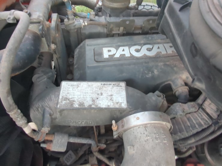 2015-kenworth-t880-image-19