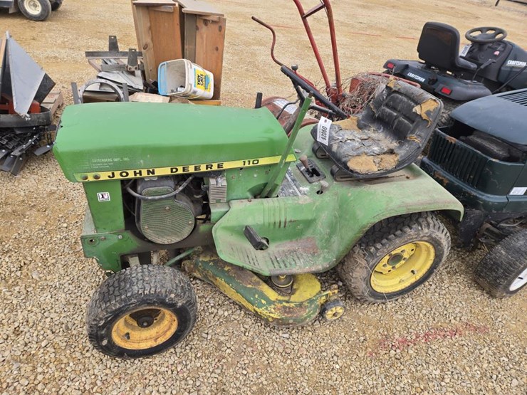 john-deere-110-image-3