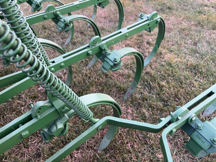 john-deere-van-brunt-cca-field-cultivator-image-34