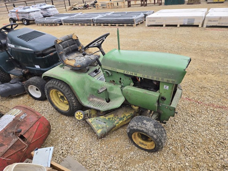 john-deere-110-image-1