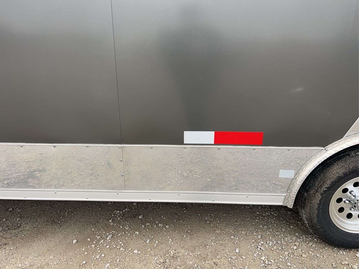 2016-stealth-viper-24'-enclosed-trailer-image-38