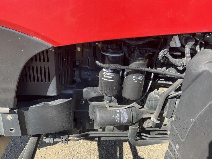 case-ih-farmall-140a-image-8