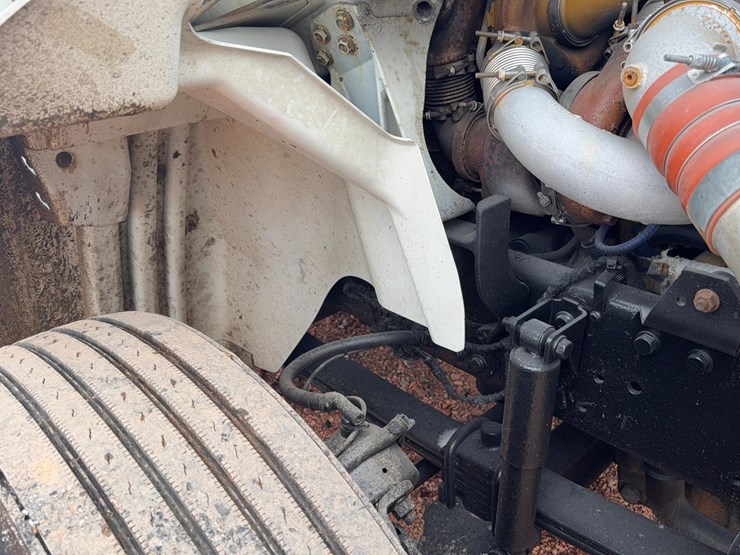 international-8600-image-23