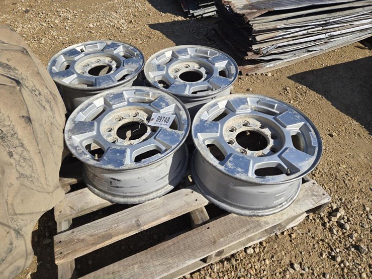 2011-gmc-2500-image-2