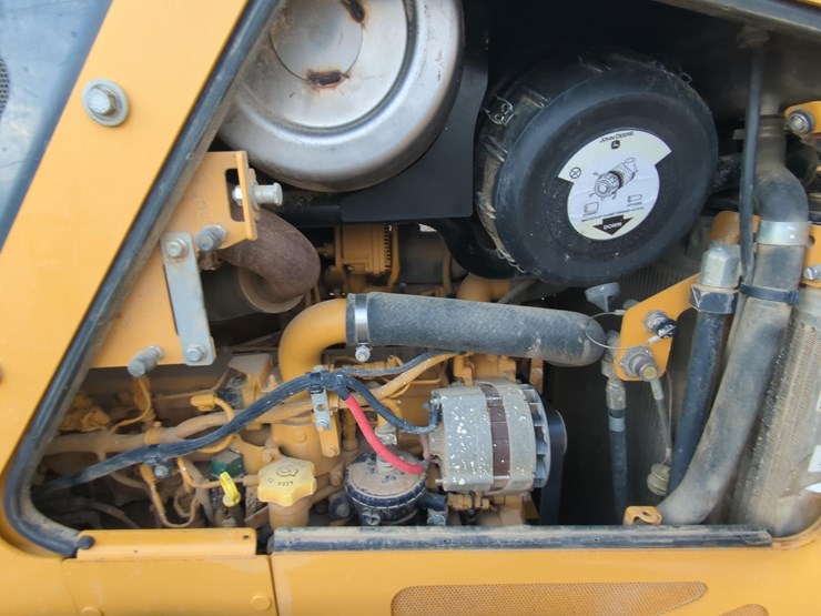 2022-deere-750l-lgp-image-17