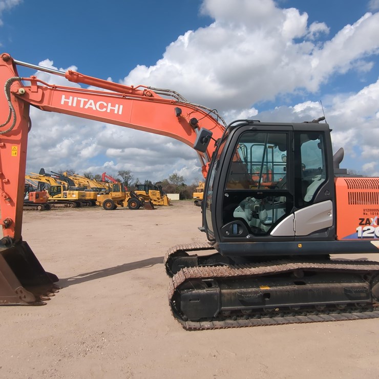 2017 HITACHI ZX120-6