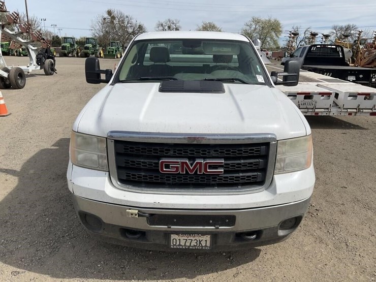 2013-gmc-2500-image-2