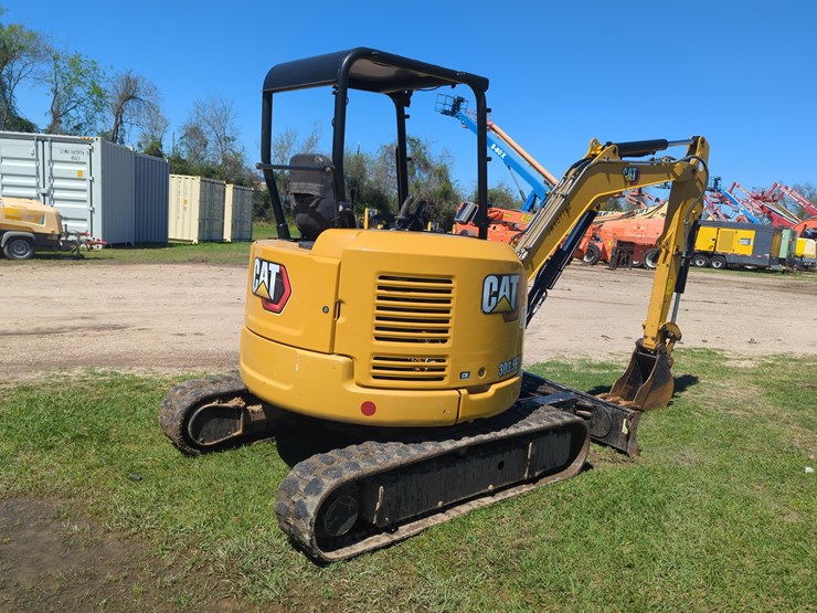 2021-caterpillar-303-image-4