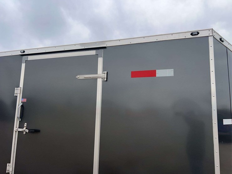 2016-stealth-viper-24'-enclosed-trailer-image-15